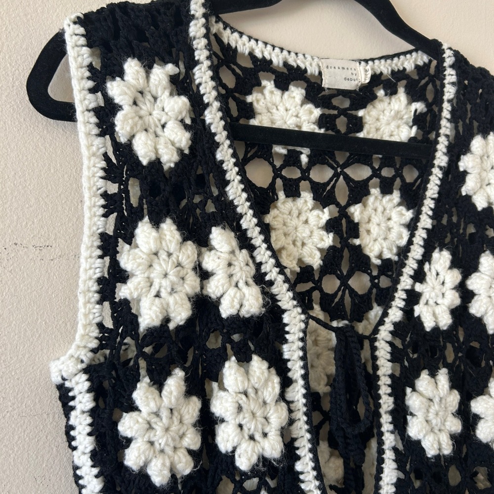 Dreamers by Debut Black White Daisy Flower Crochet‎ Vest Boho festival S/M - Picture 7 of 8